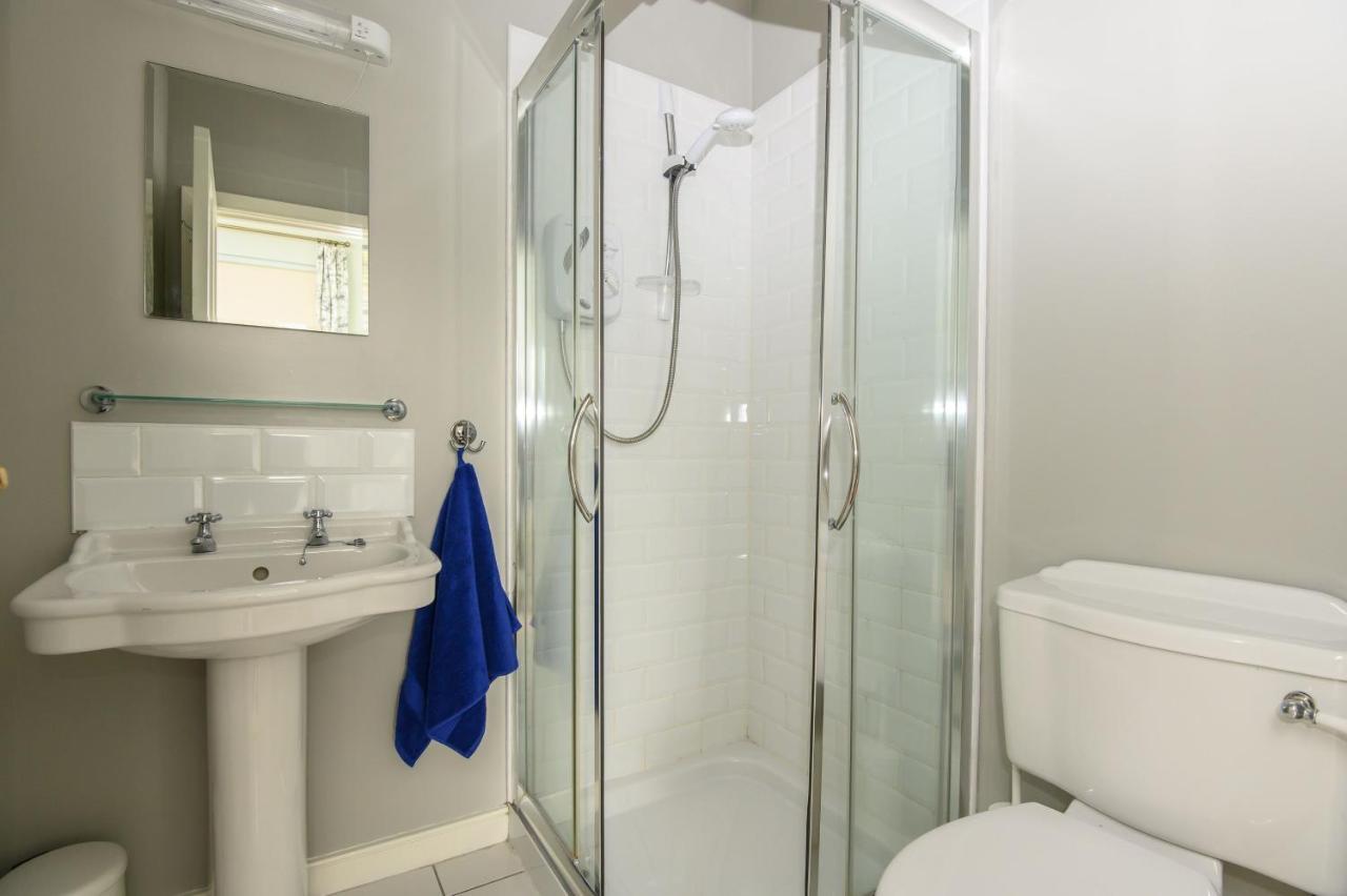 20 Village Square Glaslough Экстерьер фото